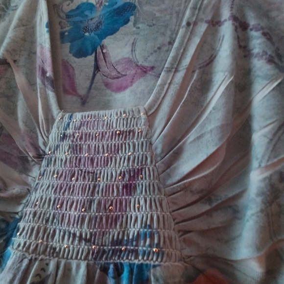 One World colorful and comfy top. - Picture 2 of 3